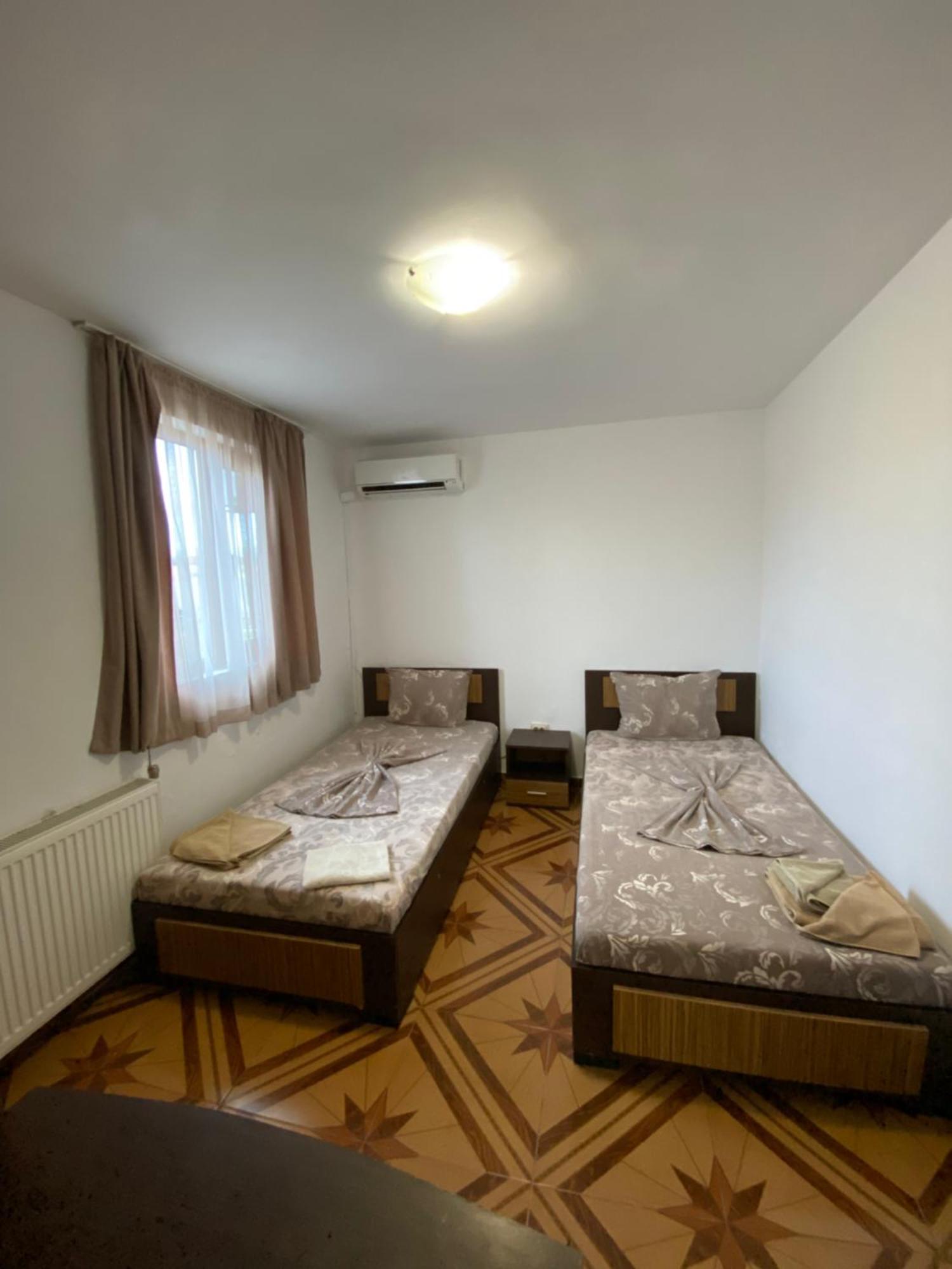 Guest Rooms Wild Duck Ezerets Экстерьер фото