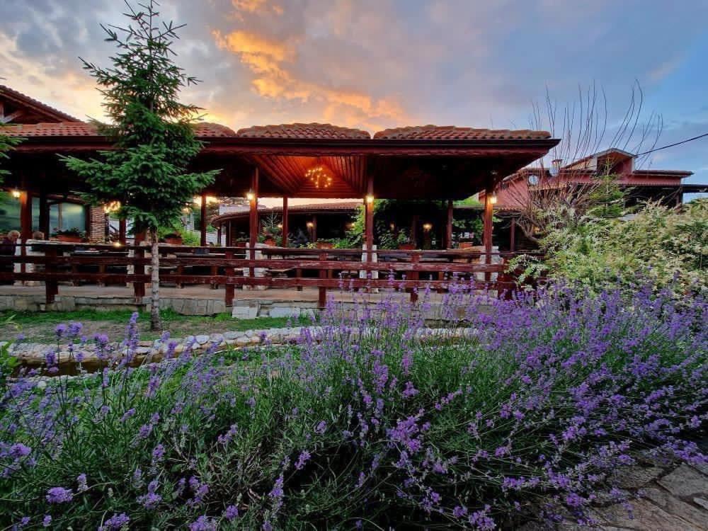 Guest Rooms Wild Duck Ezerets Экстерьер фото