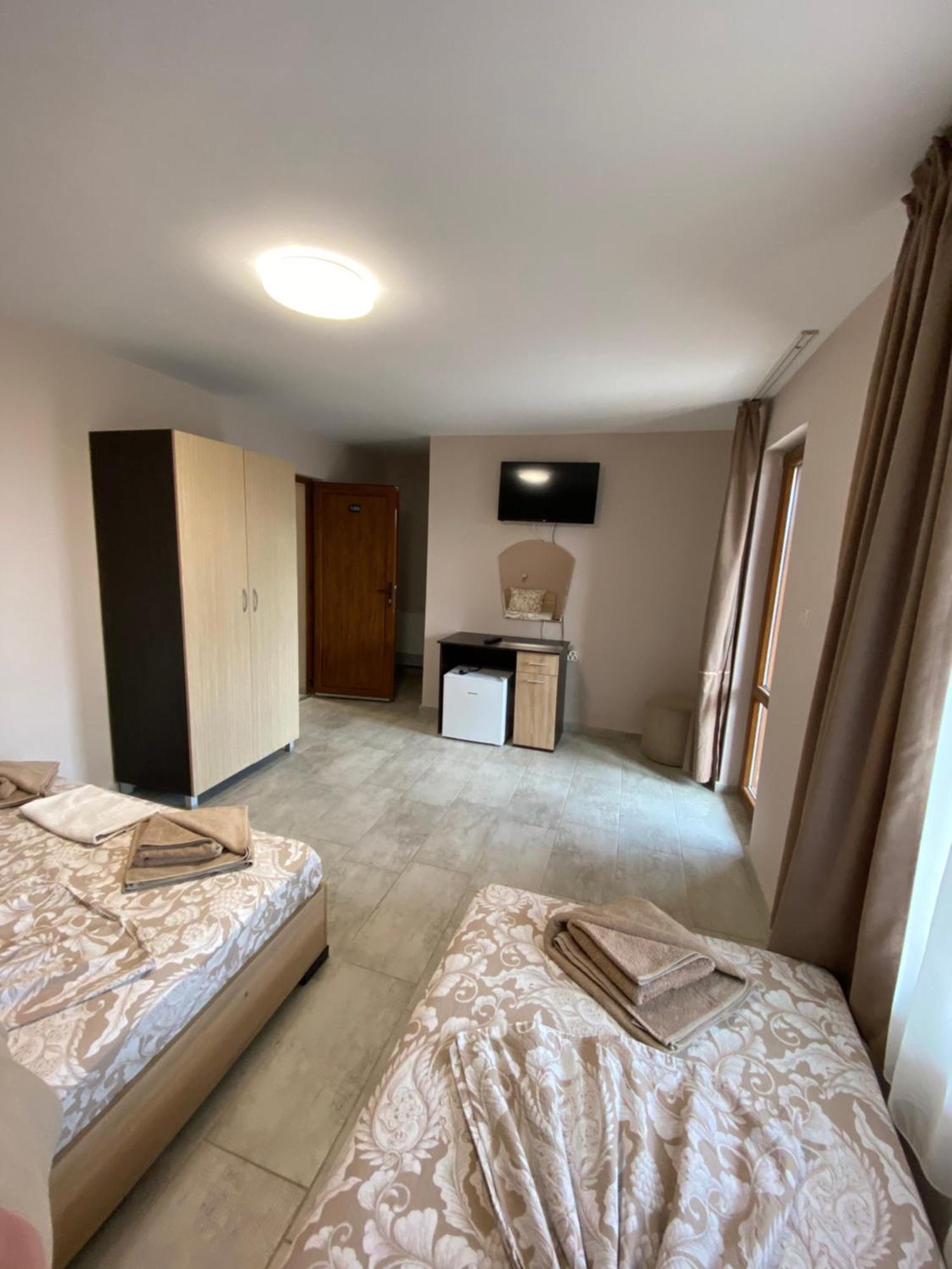 Guest Rooms Wild Duck Ezerets Экстерьер фото
