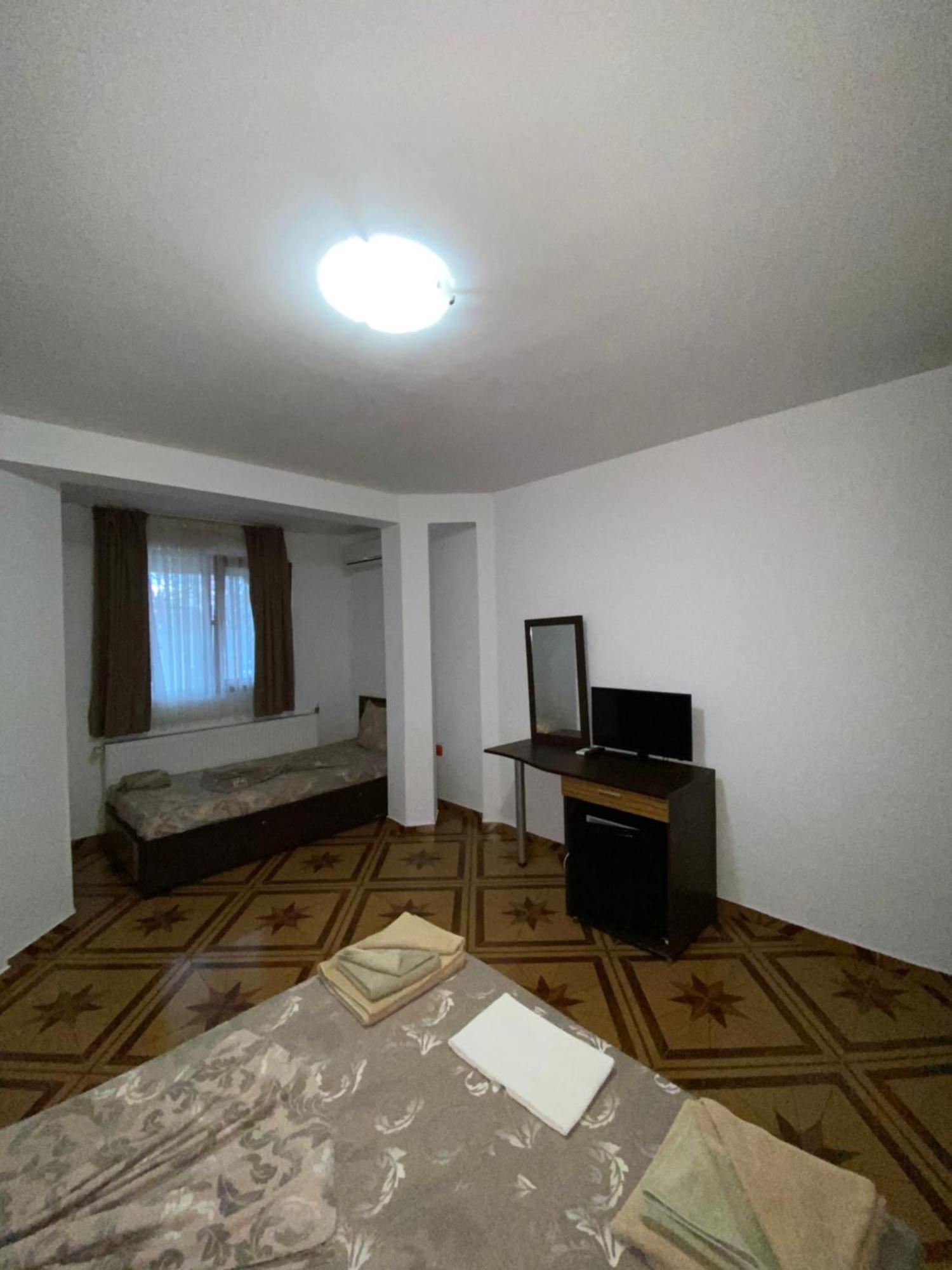 Guest Rooms Wild Duck Ezerets Экстерьер фото