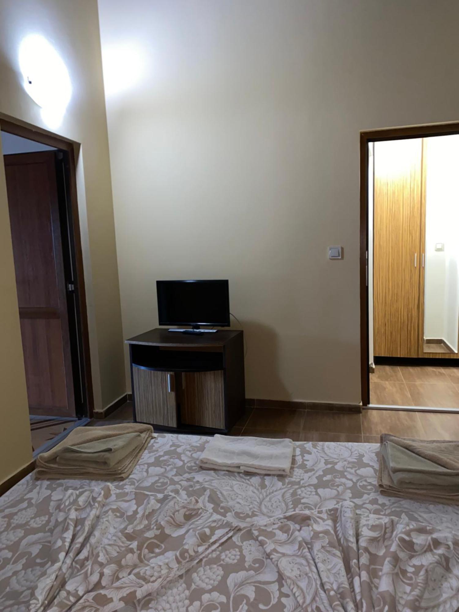 Guest Rooms Wild Duck Ezerets Экстерьер фото